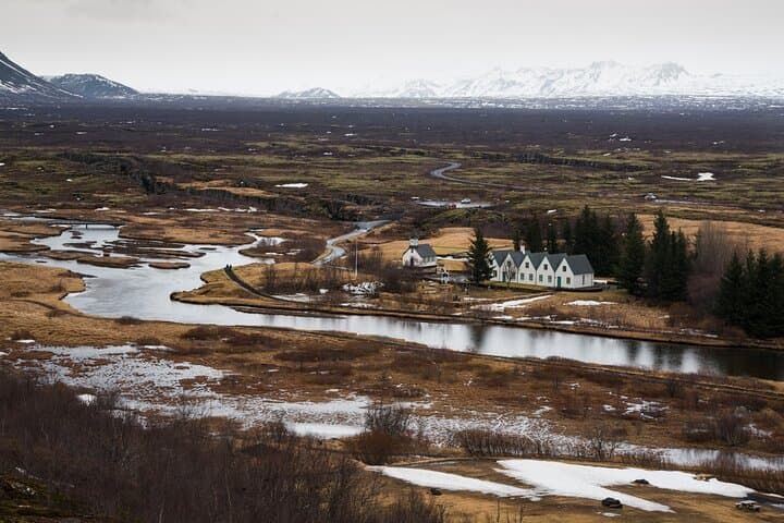 Private Winter Wonder Golden Circle Tour with Northern Lights