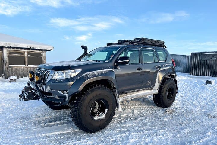 Private Superjeep Tour to Golden Circle & Langjökull Glacier