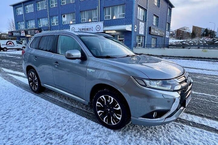 Reykjavik Iceland : Private transfer From / To KEF airport