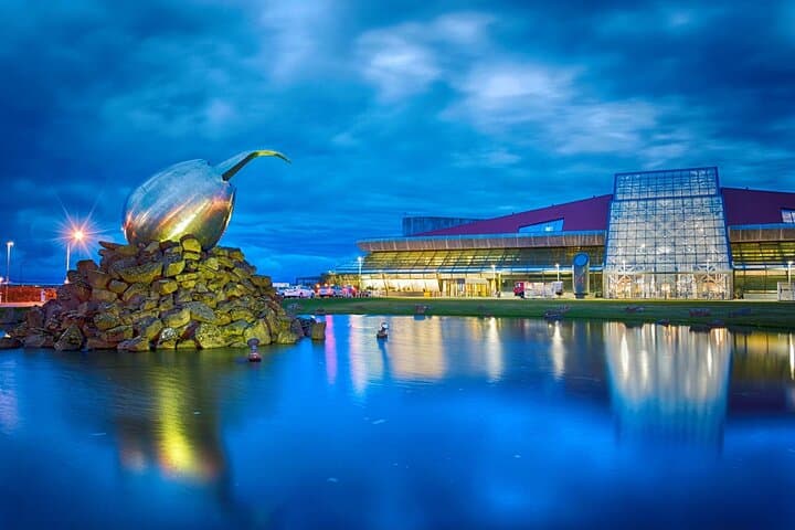 Private Transfer From Reykjavik to Blue Lagoon to KEF Airport