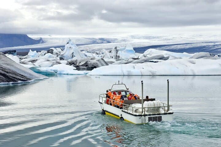 Some parts of the glacier lagoons can only be reached via amphibious vehicles