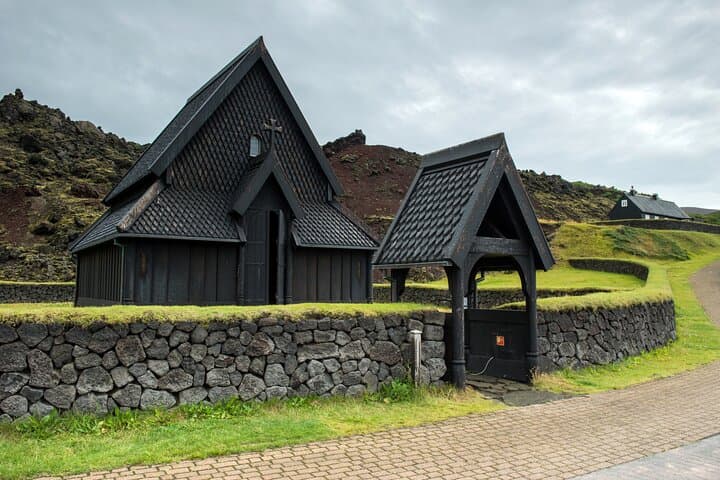 Vestmannaeyjar, Puffins & Volcanoes Small Group Day Tour