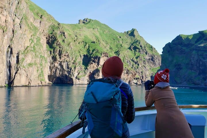 Reykjavik - Westman Islands (Bus transfer to Landeyjahöfn)