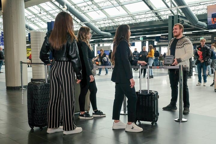 Reykjavik: Cruise Port Transfer to/from Keflavik Airport