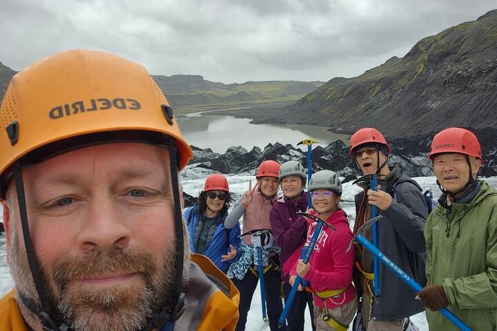 Private Day Tour: Explore Iceland’s South Coast & Glacier Hike