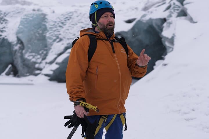 Private Day Tour: Explore Iceland’s South Coast & Glacier Hike