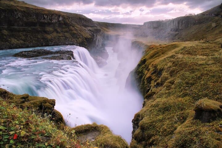 Iceland's Golden Circle in Spanish with Pickup Included