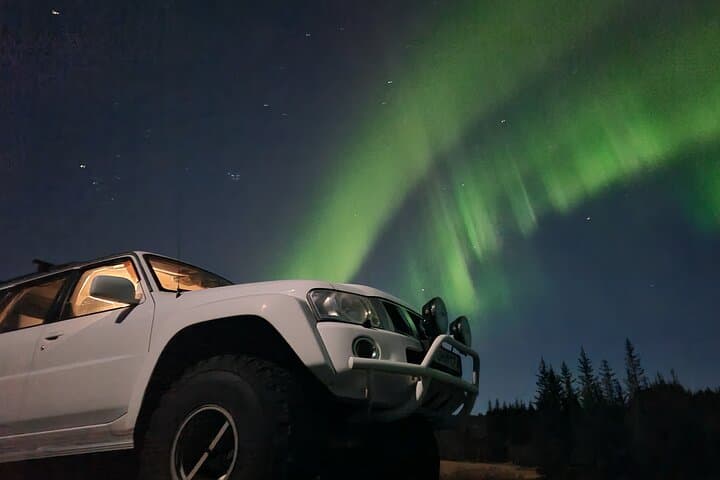 Northern Lights Super Jeep Tour with Hot Chocolate and Photos