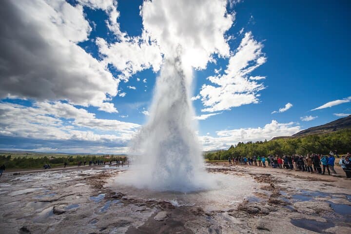 Exclusive Icelandic Adventure: Golden Circle and South Coast