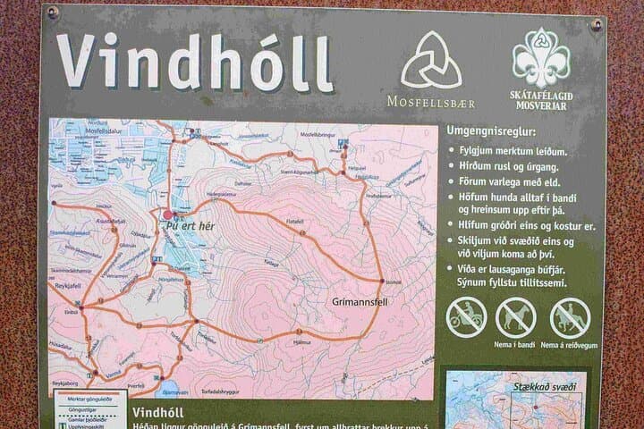 Sign at the start of the trail to Grimmannsfell - meeting point