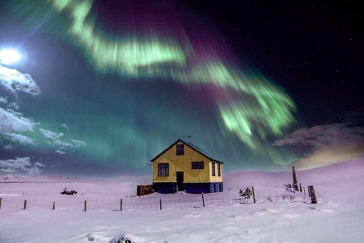 Northern Lights Small-Group Tour with Hot Chocolate & Photos