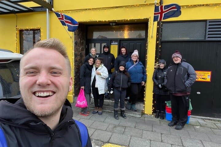 Akureyri Food Walk With 4-5 Tastings and a Local Guide