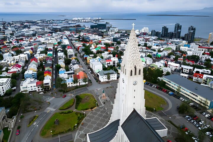 Private Reykjavik City Tour in Multi-Language Guide Options