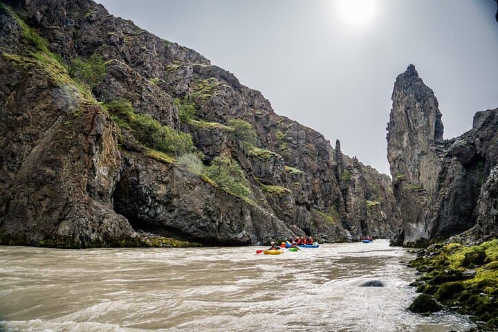 Nature’s arena. The East Glacial River is the main act.