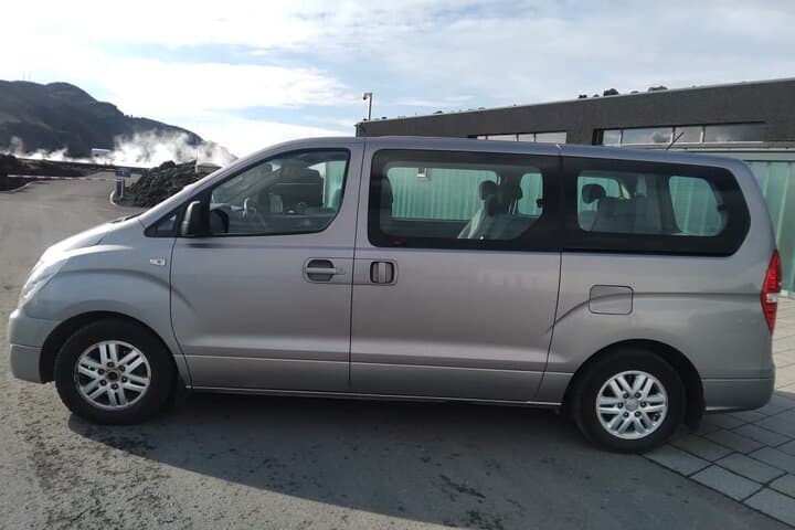 Private One-Way Transfer: Reykjavík ↔ Blue Lagoon