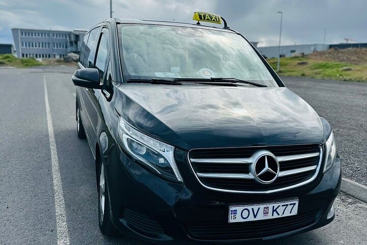 Private Transfer Between Keflavik Airport & Reykjavik