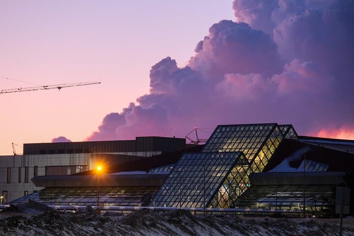 KEF Airport with stunning smoke from eruption
