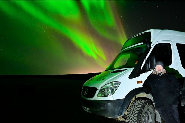 Northern Lights & Hot Choco: Private 4x4 Tour from Reykjavik