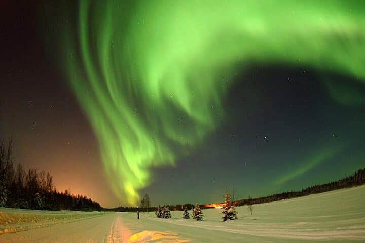 Private Guided Aurora Borealis Experience with Hot Chocolate