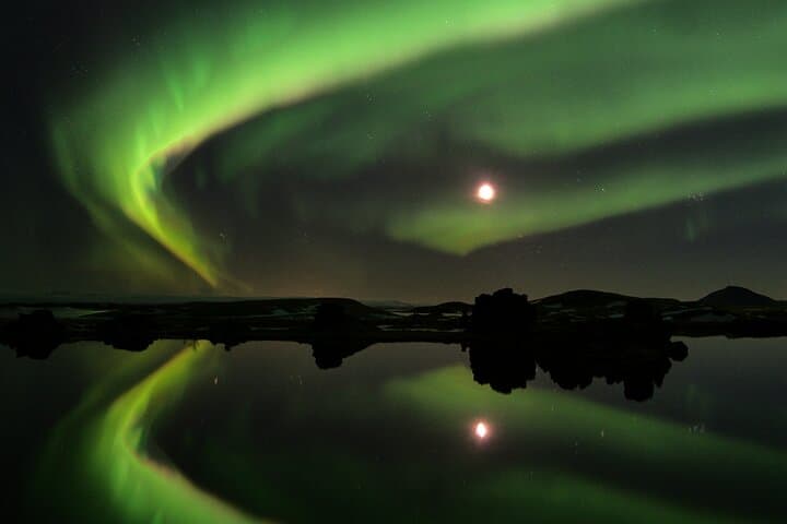 Private Guided Aurora Borealis Experience with Hot Chocolate