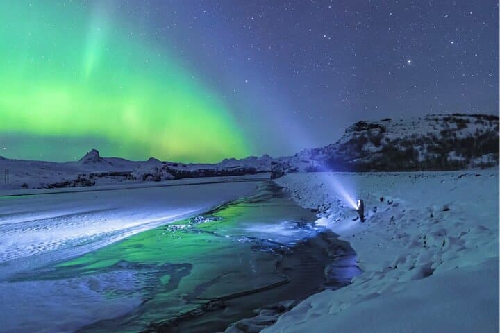Reykjavik Northern Lights Unlimited Tour with Aurora Center Entry