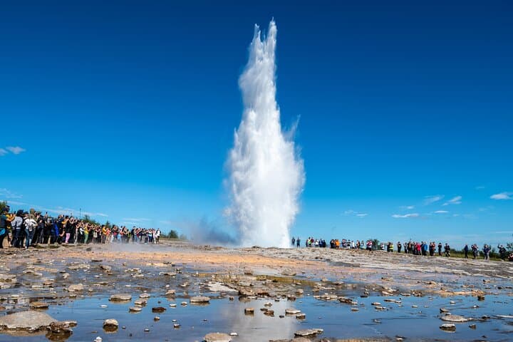 3-Day Iceland Small-Group Wellness Tour: Lagoons Geysir & Volcano