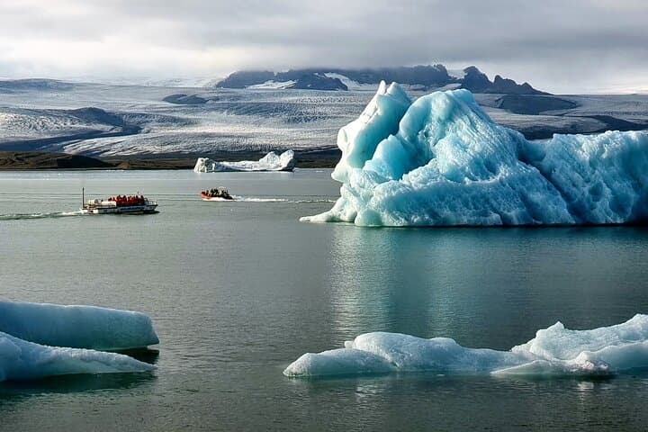 Glacier Lagoon & South Coast. Private Day Tour