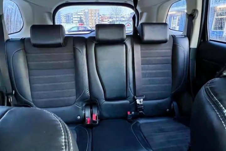 Keflavik Airport (KEF) ↔ Reykjavik: Private Airport Transfer
