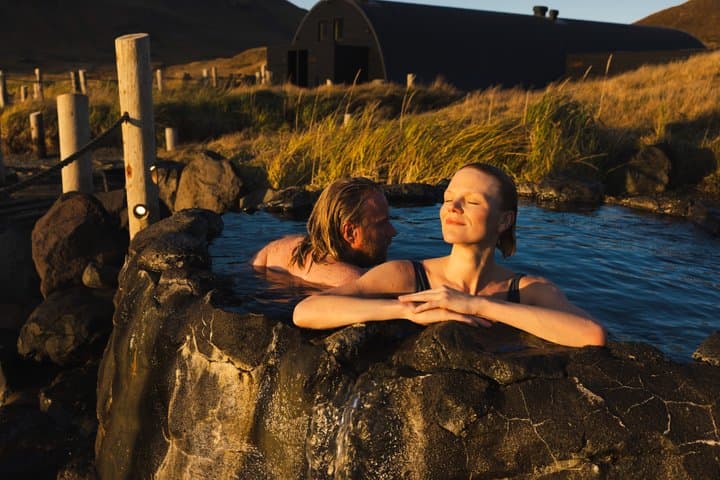 Silver Circle Adventure - Glacier Tunnel & Hvammsvik Hot Springs