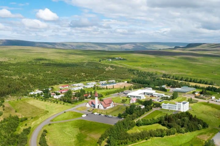 Silver Circle Adventure - Glacier Tunnel & Hvammsvik Hot Springs