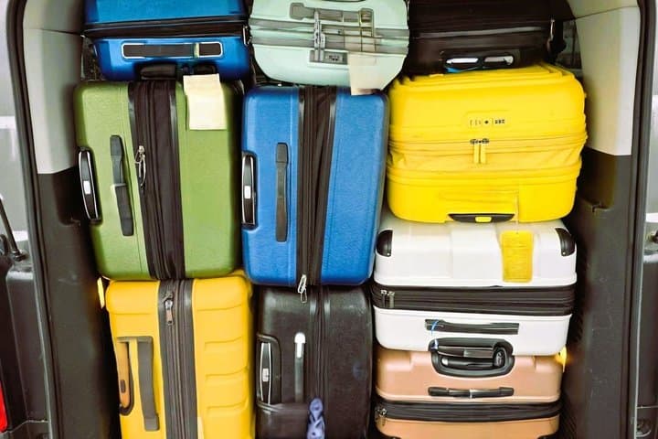 Private Keflavik Airport Transfer (Round trip)
