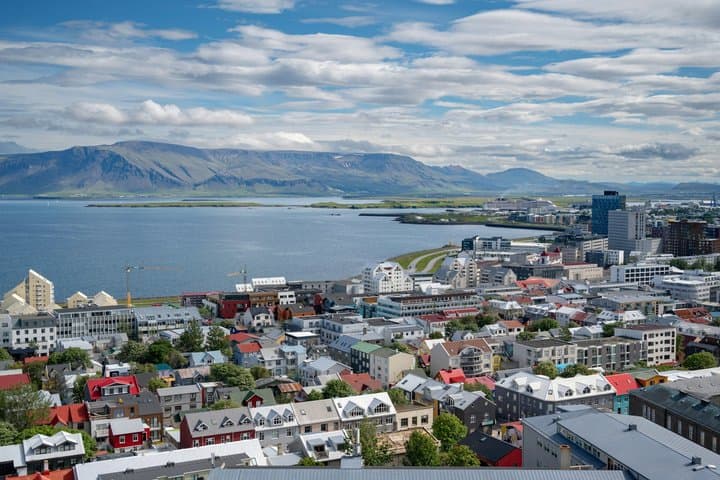 Keflavik Area Hotels and Reykjavik Cruise Port: Private Transfer