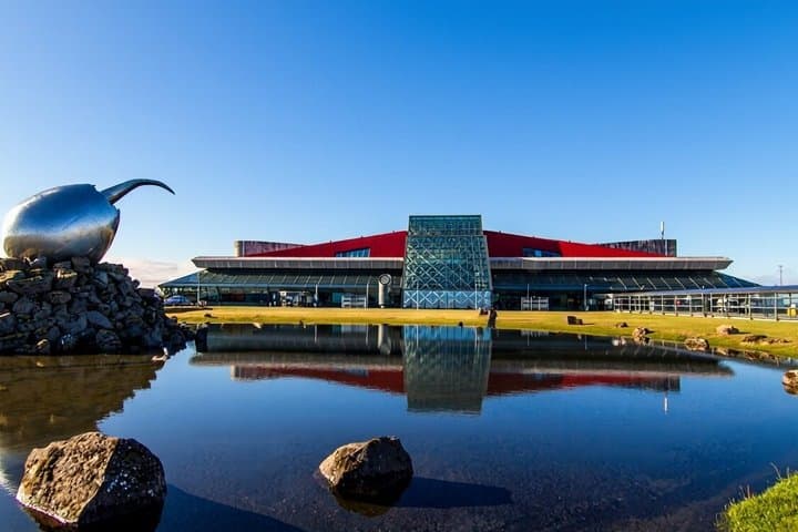 Iceland: Airport Transfers between Keflavik and Reykjavik City