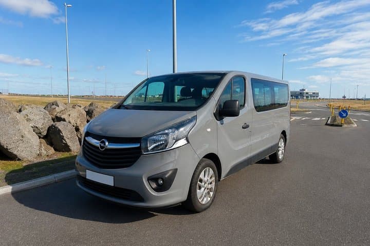 Private Transfer Between Reykjavik/Keflavik & Port