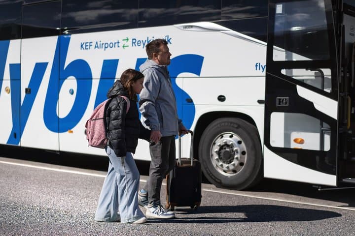 Airport Transfer: Keflavik Airport (KEF) to Reykjavik Hotels