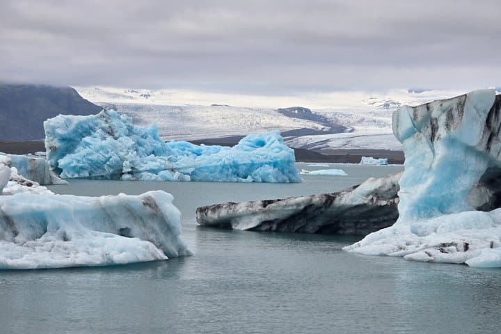 Reykjavik: Glacier Lagoon, Diamond Beach & South Coast Day Tour