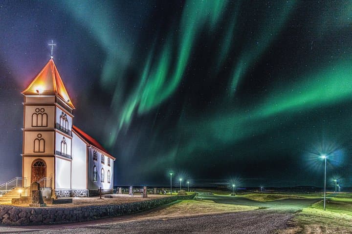 Reykjavik Small Group Northern Lights Tour with Pickup
