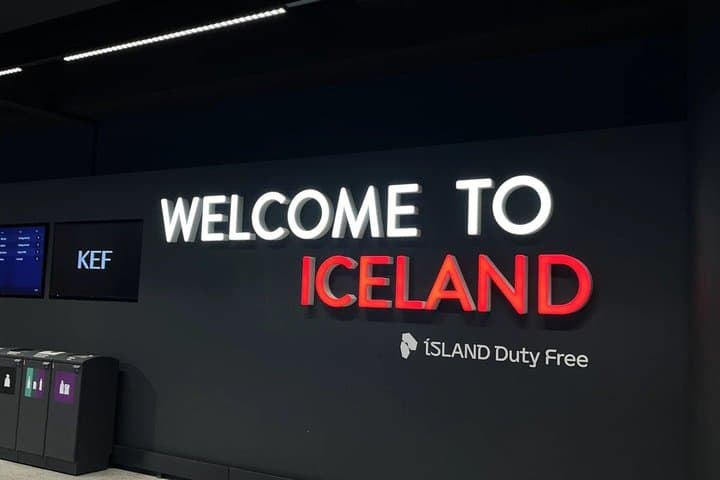 Private KEF Airport Transfer to Reykjavík Hotels