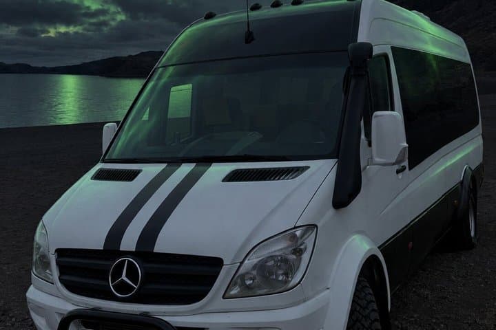 Reykjavik Northern Lights Hunt 4x4 Adventure with Hot Chocolate